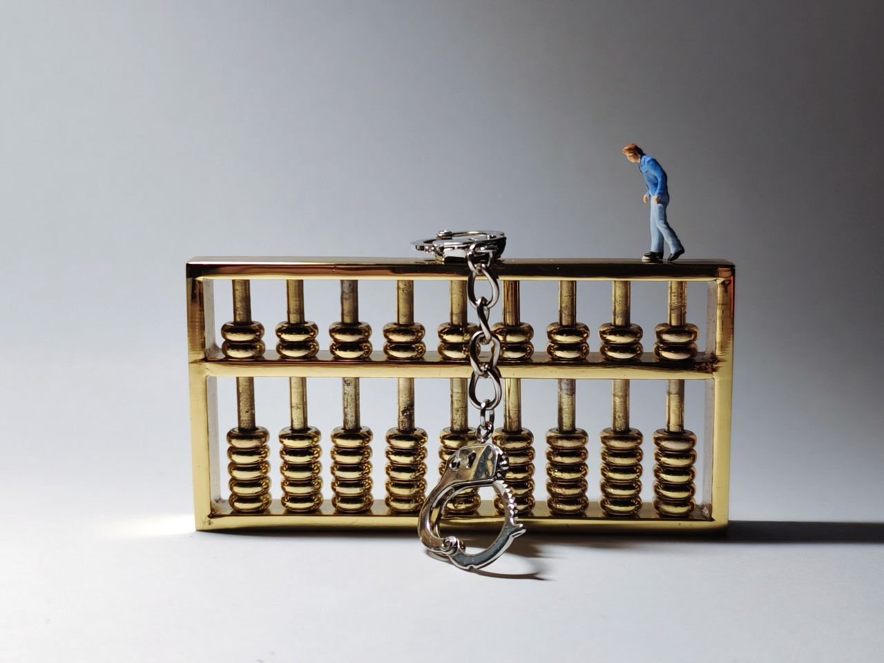 债市公告精选（4月29日）|广汇汽车服务涉及17.297亿元重大诉讼与17.117亿元债务逾期；友发集团一季度净利润1.33亿元，同比增长9680.17%