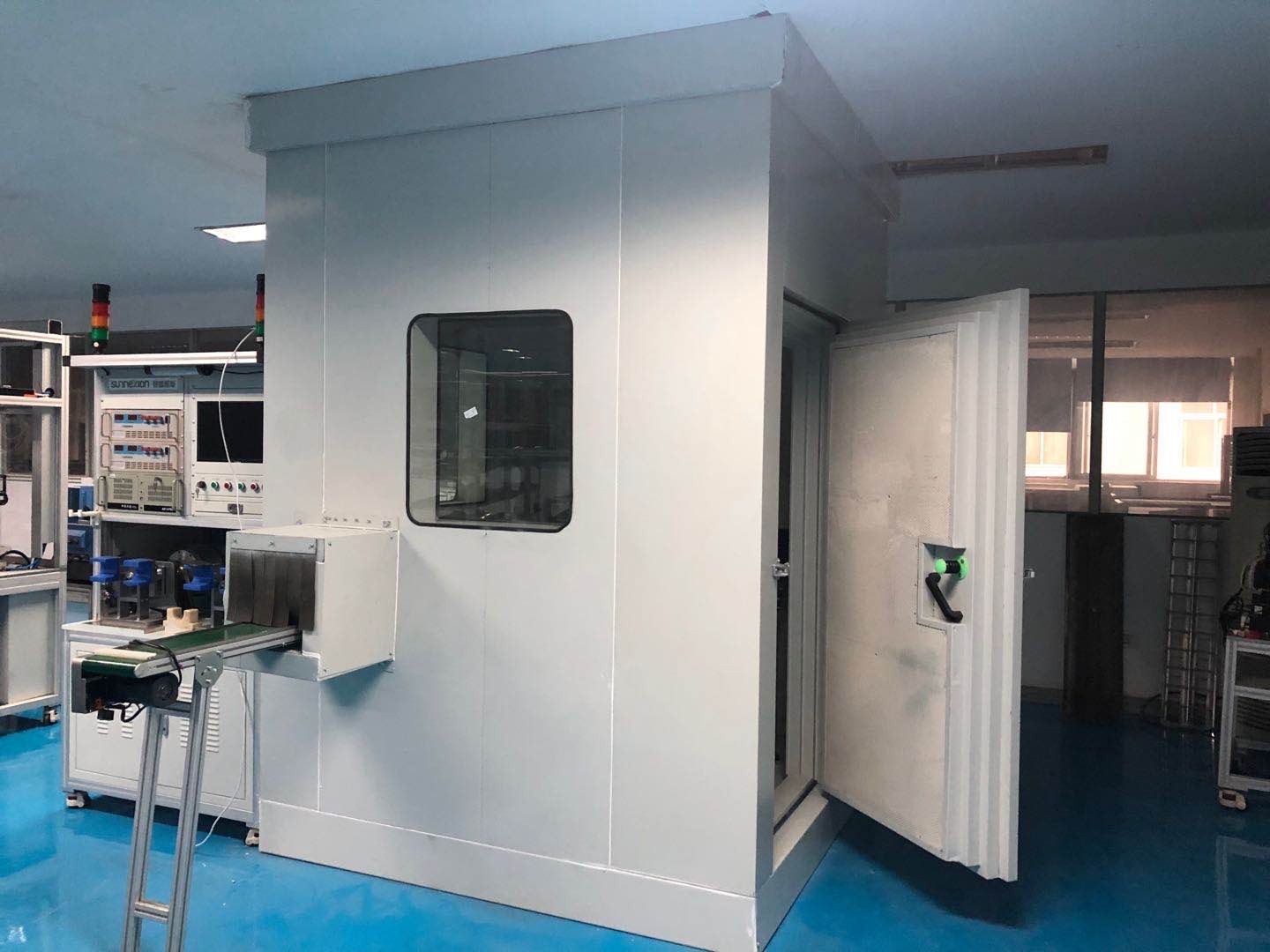 京东方Ａ获得发明专利授权：“空中成像设备、反射板及其制备方法”