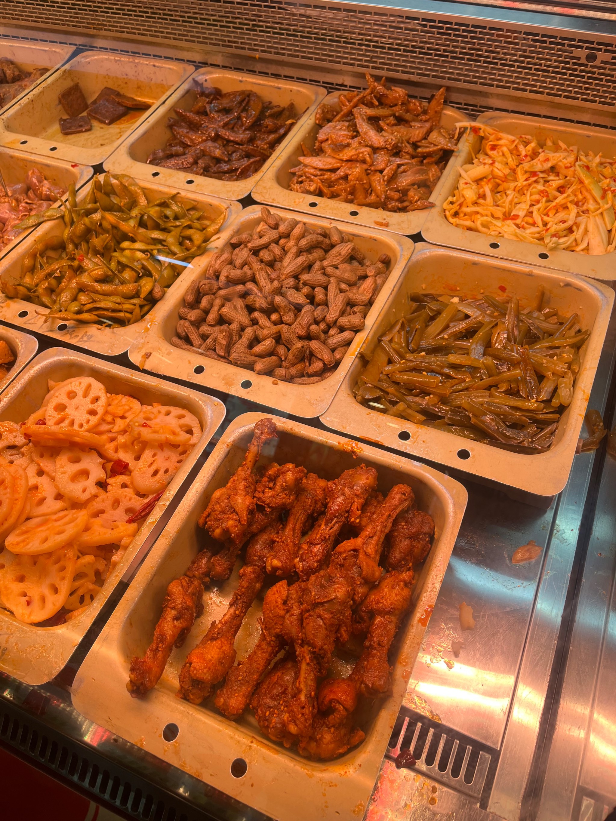 绝味食品：食安隐忧，营收上市后首降，“鸭脖大王”面临治理挑战