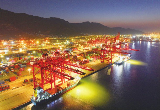 连云港：公司主营业务为港口码头装卸、堆存业务