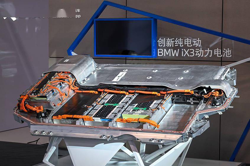 银轮股份获得发明专利授权：“吸能联动结构及机器人”