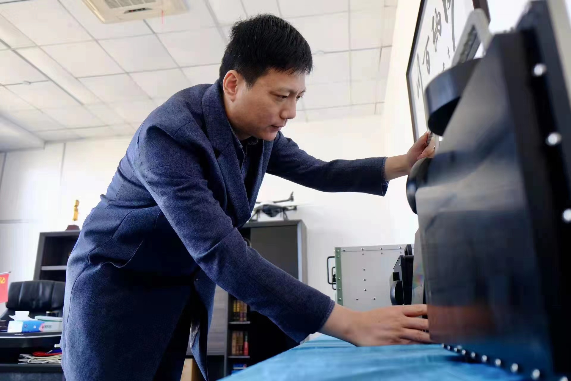 湘电股份：公司与海军工程大学在相关领域有广泛合作