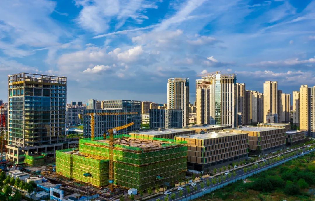 西部建设获得发明专利授权：“一种基于低品质硅灰和锂渣的复合改性掺合料及其制备方法和应用”