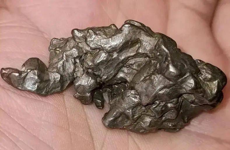 中国石油获得发明专利授权：“陨石撞击对先存构造改造作用的定量表征方法”