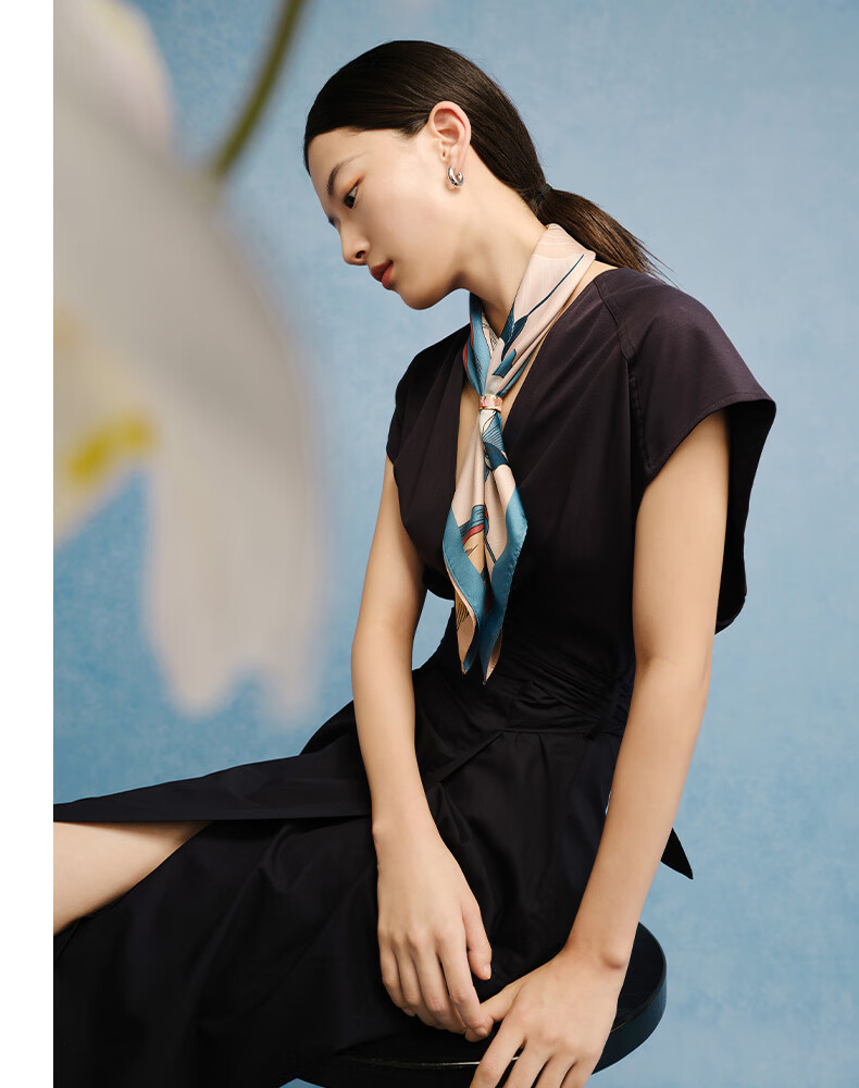 万事利获得外观设计专利授权：“丝巾（晓梦迷蝴蝶）”