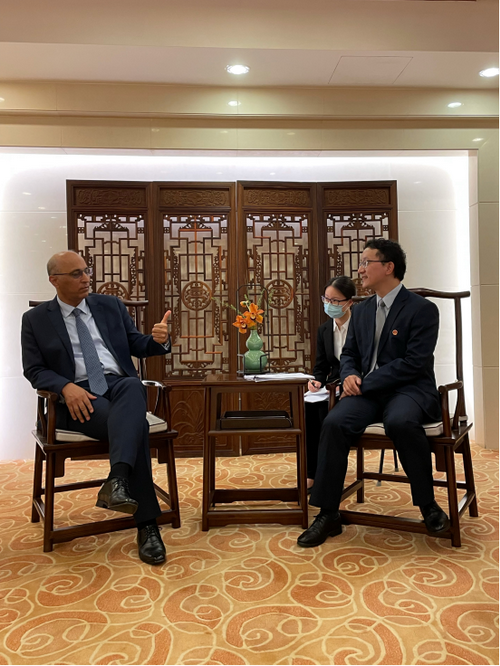 宋扬参赞与孟财政部经济关系局辅秘兼亚洲司司长举行工作会谈