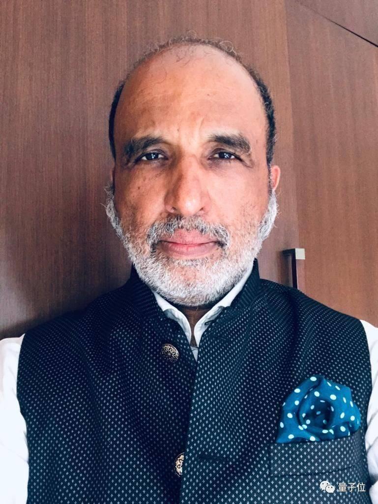 驻苏使馆贾金易参赞会见苏里南国家电信公司CEO