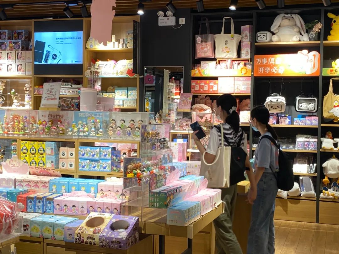 开学季理性看待文具消费 现存文具相关企业超1597.3万家