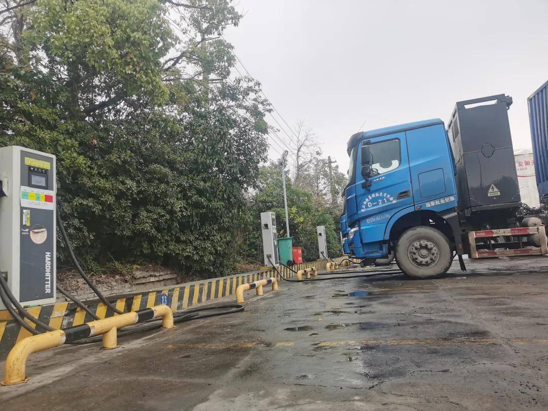 招商公路：加大充电桩部署力度