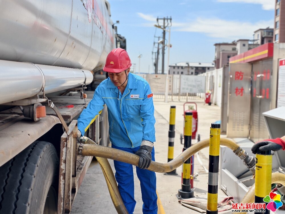 战高温斗酷暑 能源类上市公司全力保供