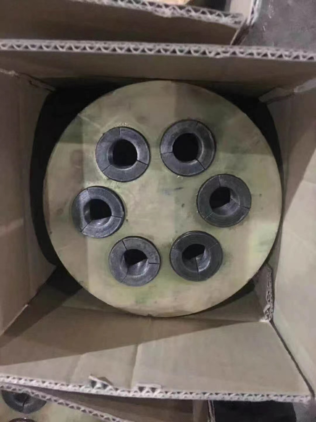 ST逸飞获得实用新型专利授权：“一种挤压夹具”