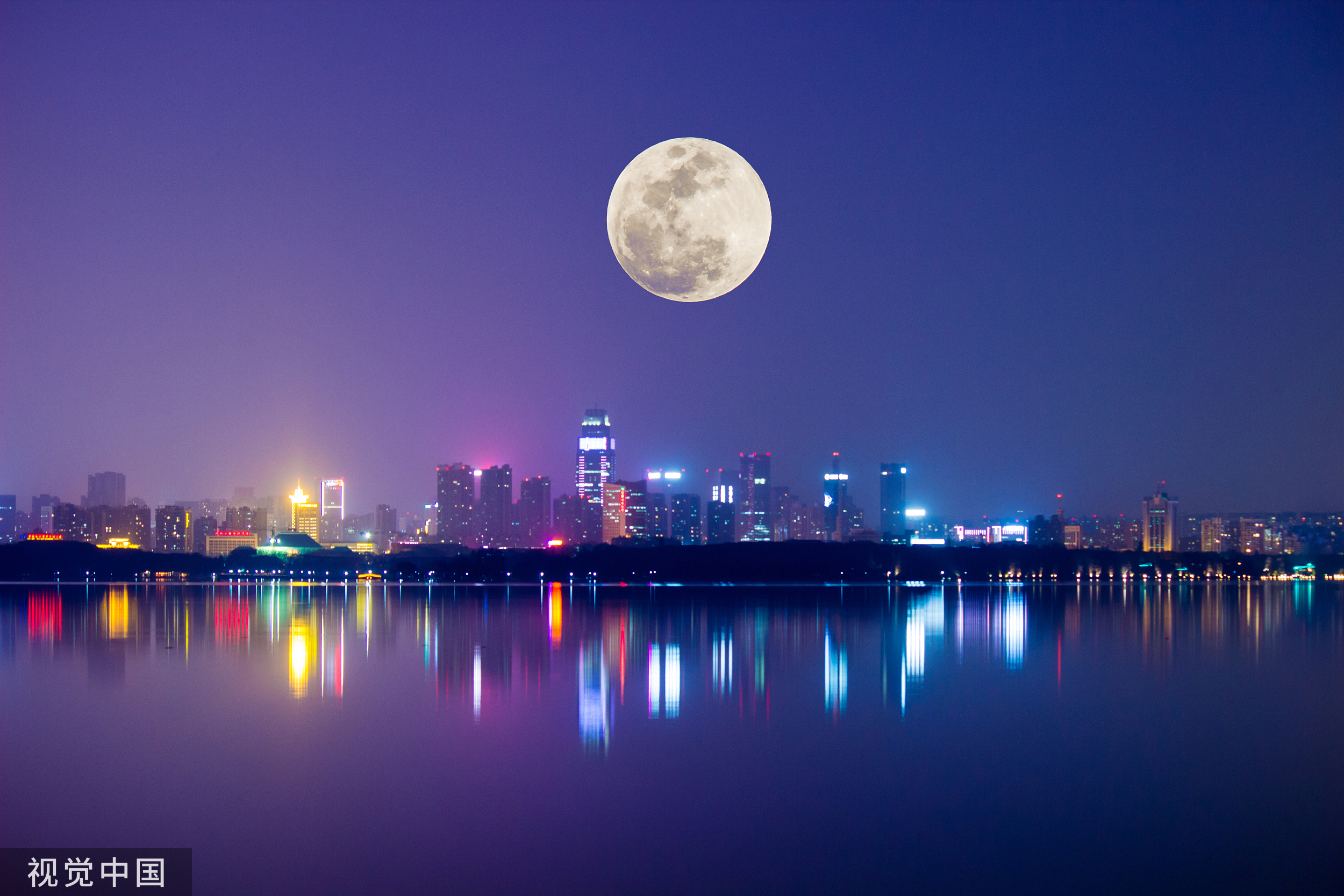 新华社出图｜“超级月亮”