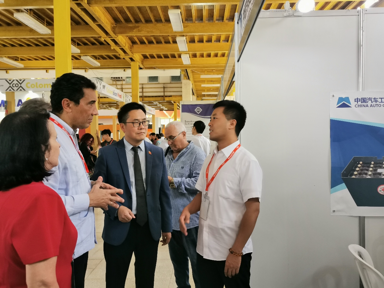 驻阿尔及利亚使馆临时代办赵平盛出席海尔与Cevital集团战略合作签约仪式