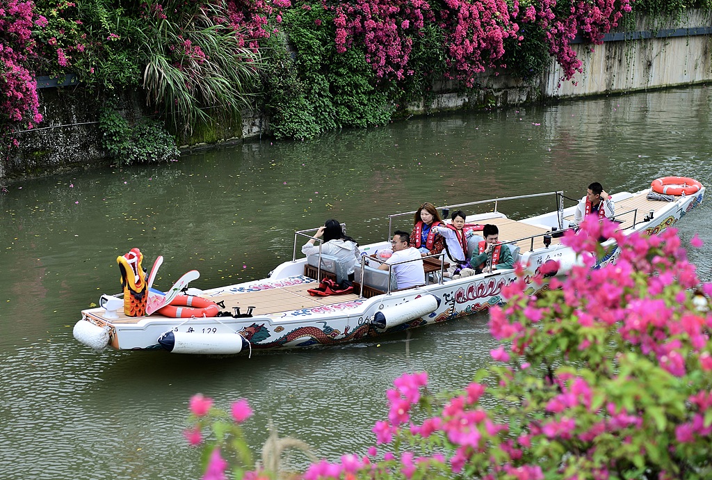 2025年上半年国内居民出游32.85亿人次、总花费3.15万亿元