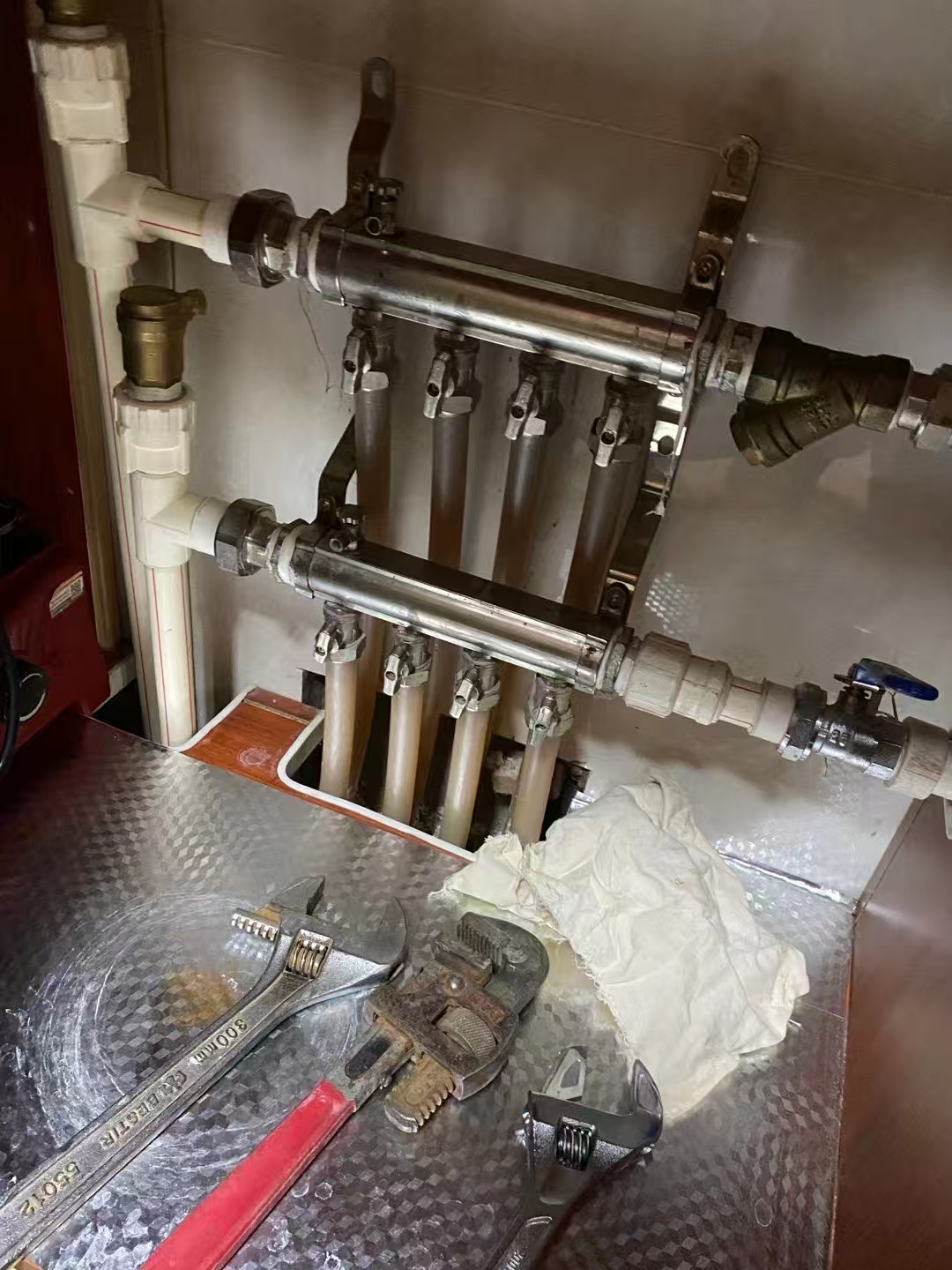 暖气放水违规又伤供暖 现存暖气片相关企业数量超8800家