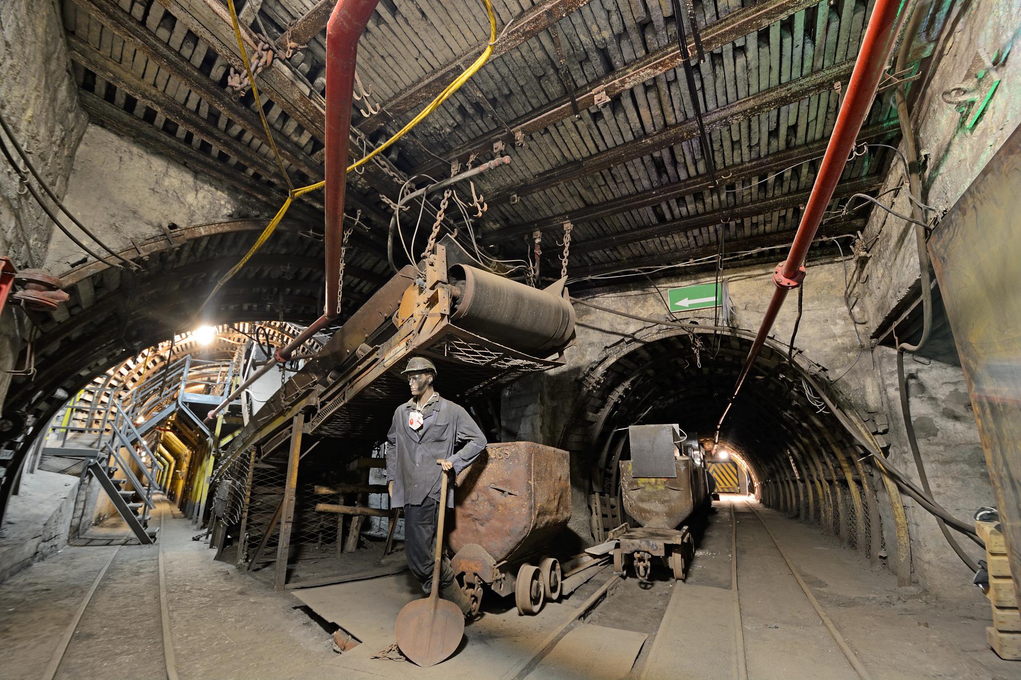 新疆交建：持有国星宇航科技股份