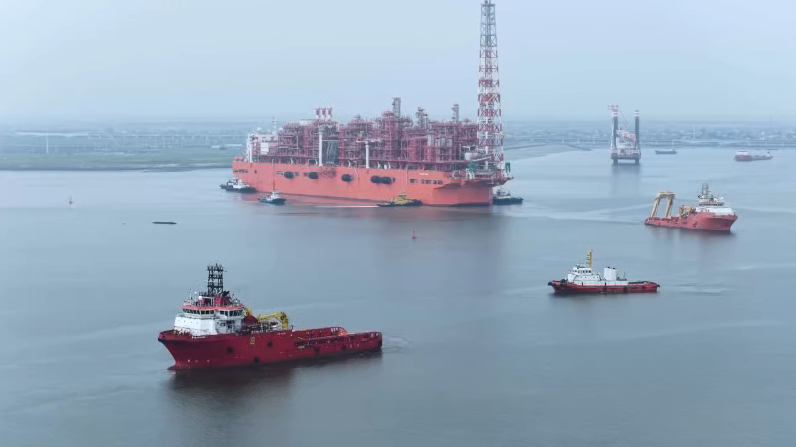 我国首套海洋油气装备柔性智能喷涂系统投用