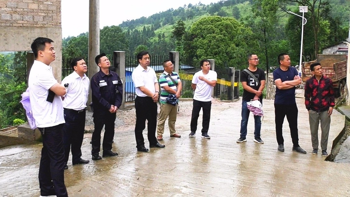 叶素总领事走访调研云南水务泗水垃圾气化发电厂