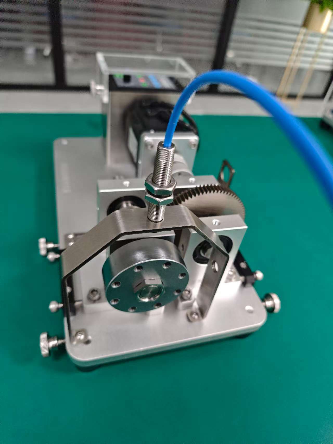 苏试试验公布国际专利申请：“电磁电液复合振动装置及其使用方法、振动台”