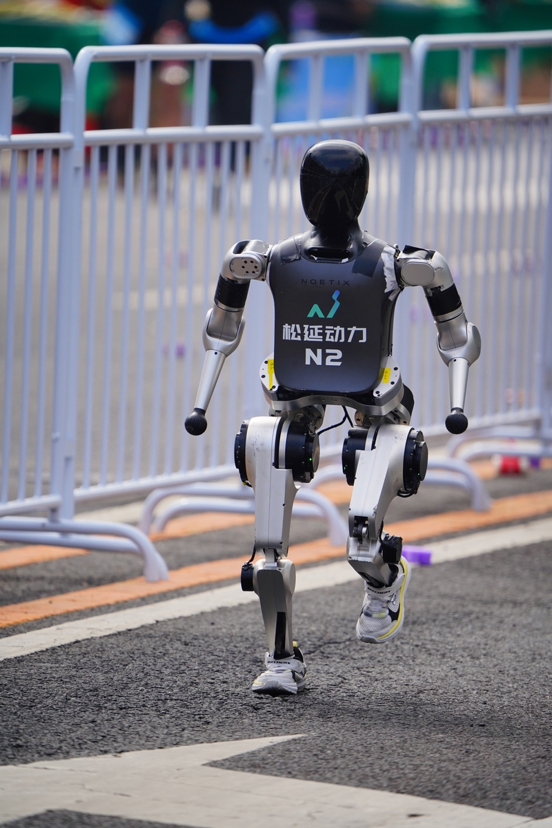 加速奔跑的，不只是机器人