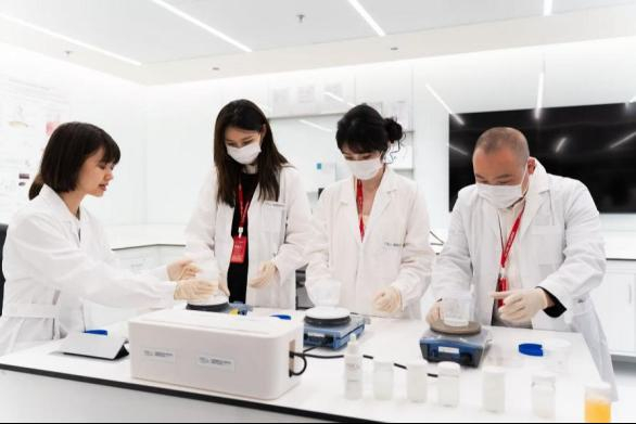 OLAY PROX焕新 实验室科学之旅探源精准护肤