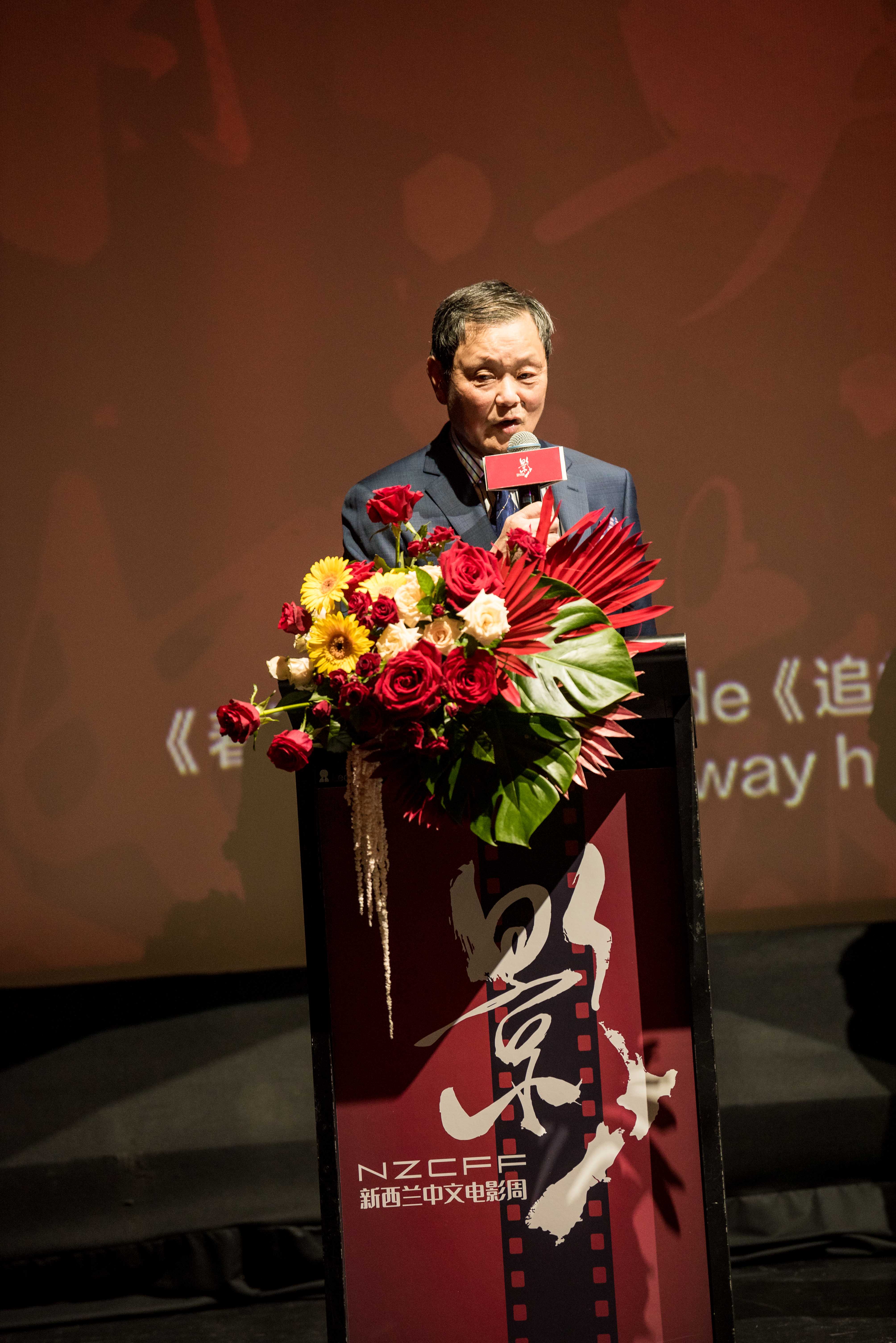 驻奥克兰总领馆经商处调研中国工程机械和电动车销售情况