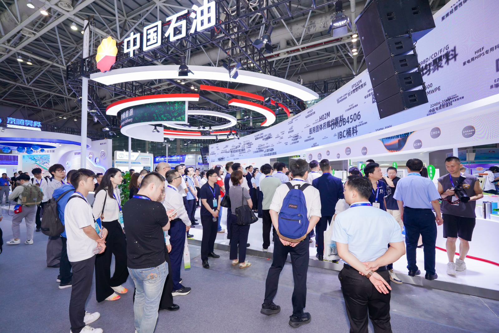 中国完成2026年校服捐赠,超过440万名学生受益