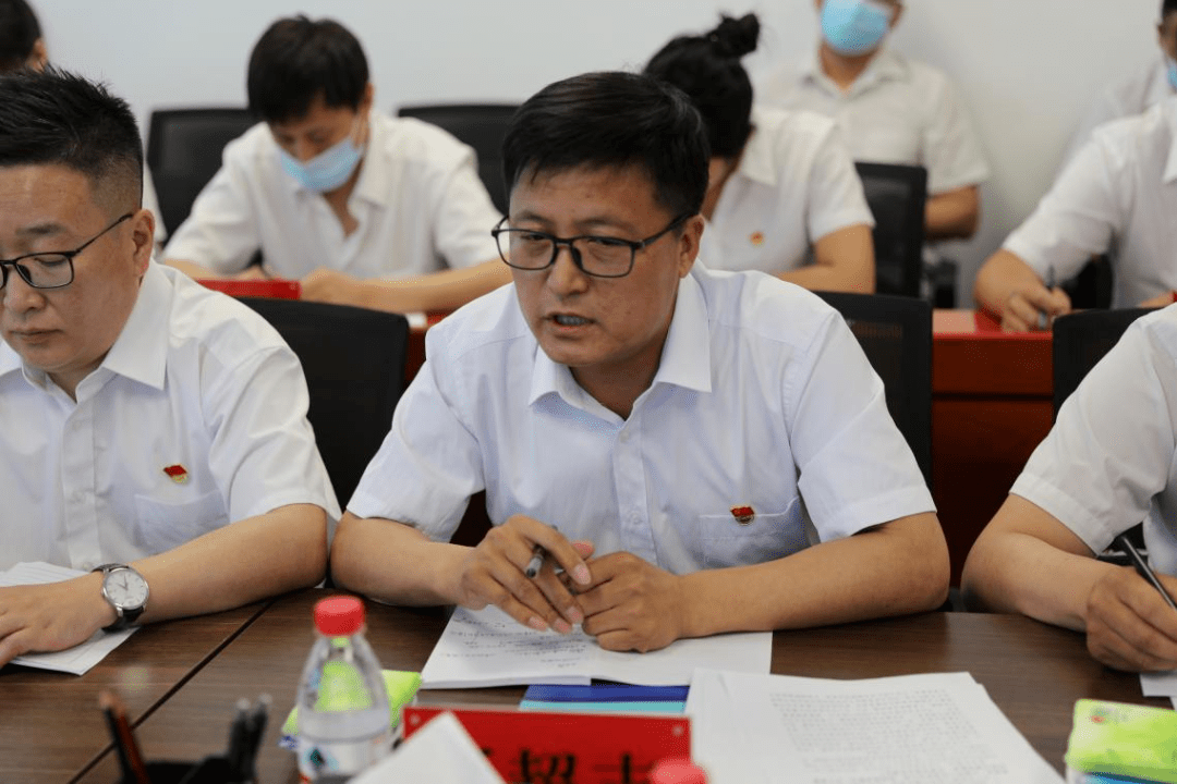 刘为民大使赴汤加电力公司走访调研