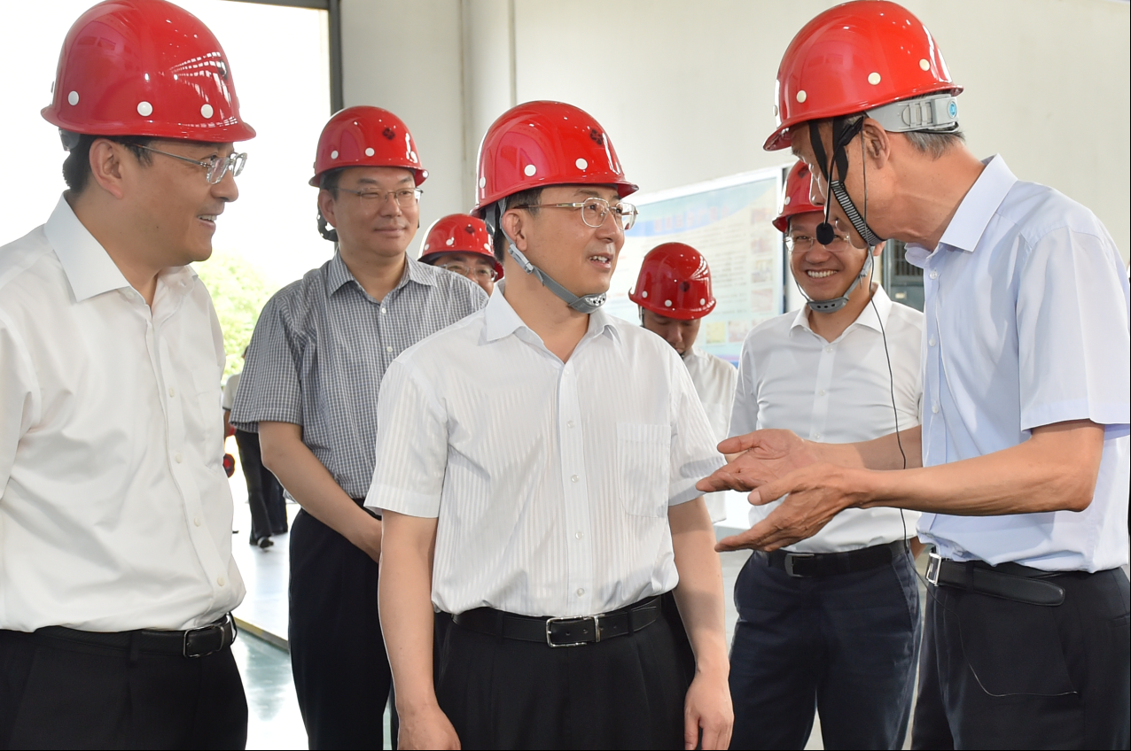 江苏信托:胡军因工作调整辞去公司董事长等职务 公司总经理、董事丁锋代为履行董事长职责