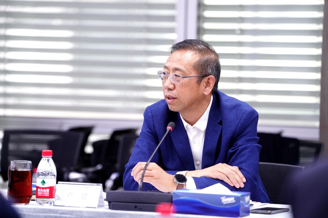 外贸信托：公司副总经理马绍晶代为履行总经理职责 卫濛濛不再担任公司总经理